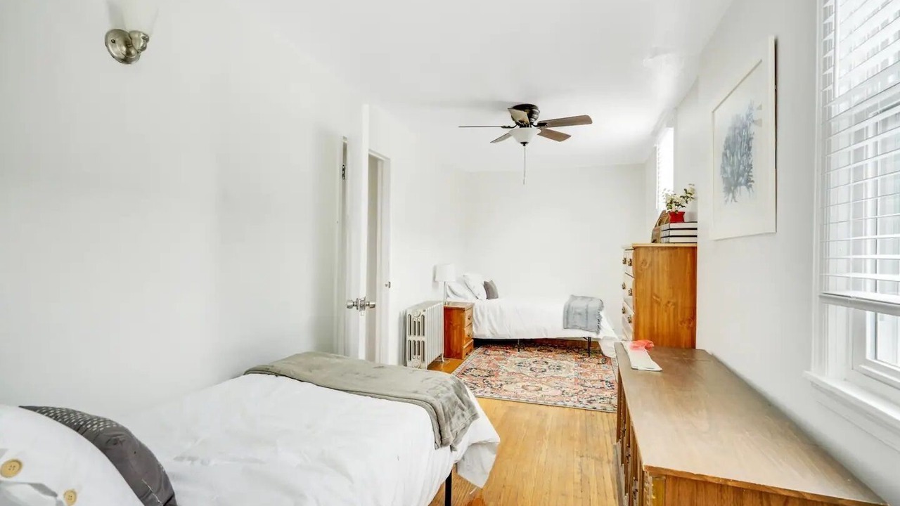 Photo of Bedroom in Front Park