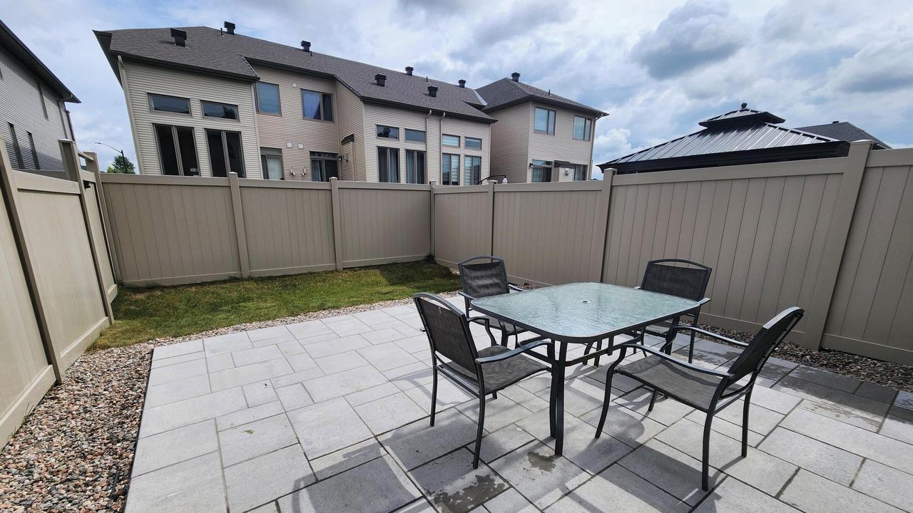 Photo of Outdoor in Ottawa Division