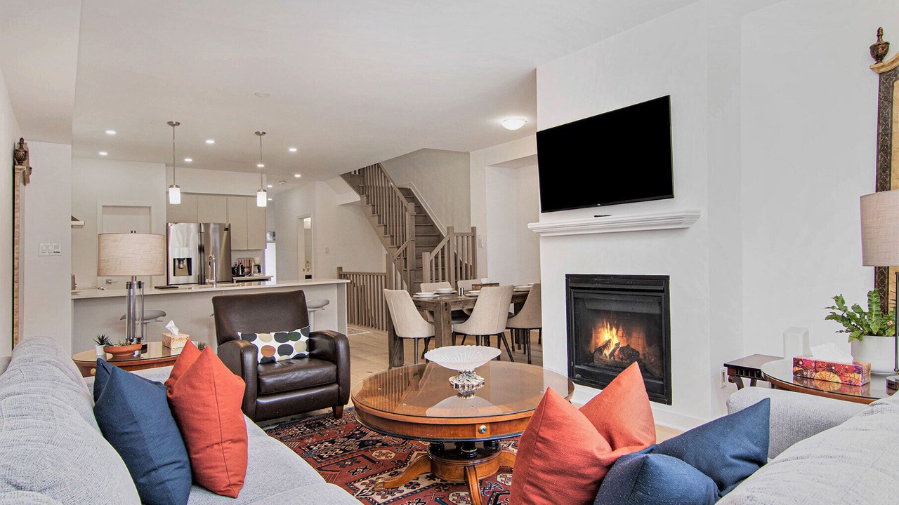 Photo of Livingroom in Ottawa Division