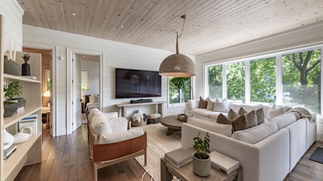 Photo of Bedroom in Muskoka Lakes