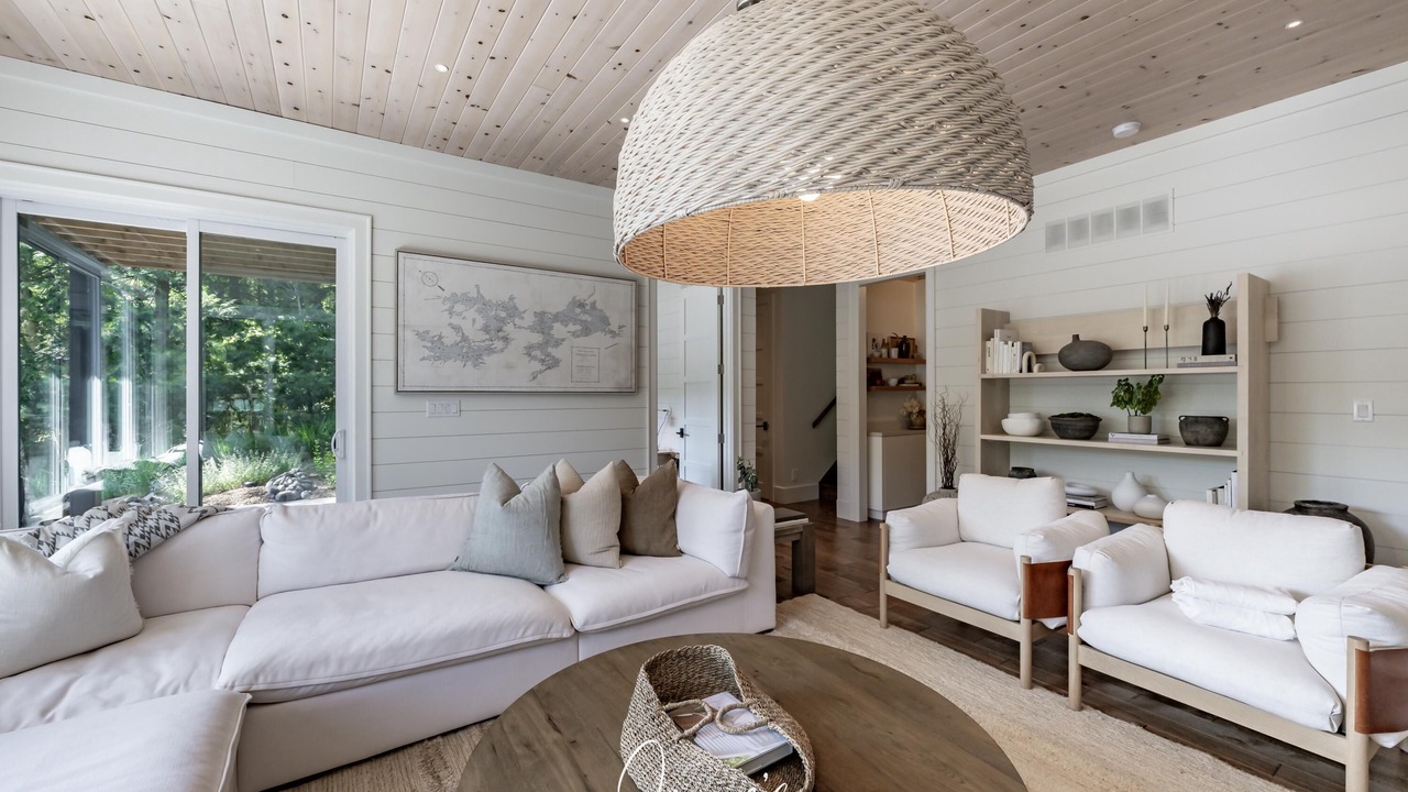 Photo of Bedroom in Muskoka Lakes
