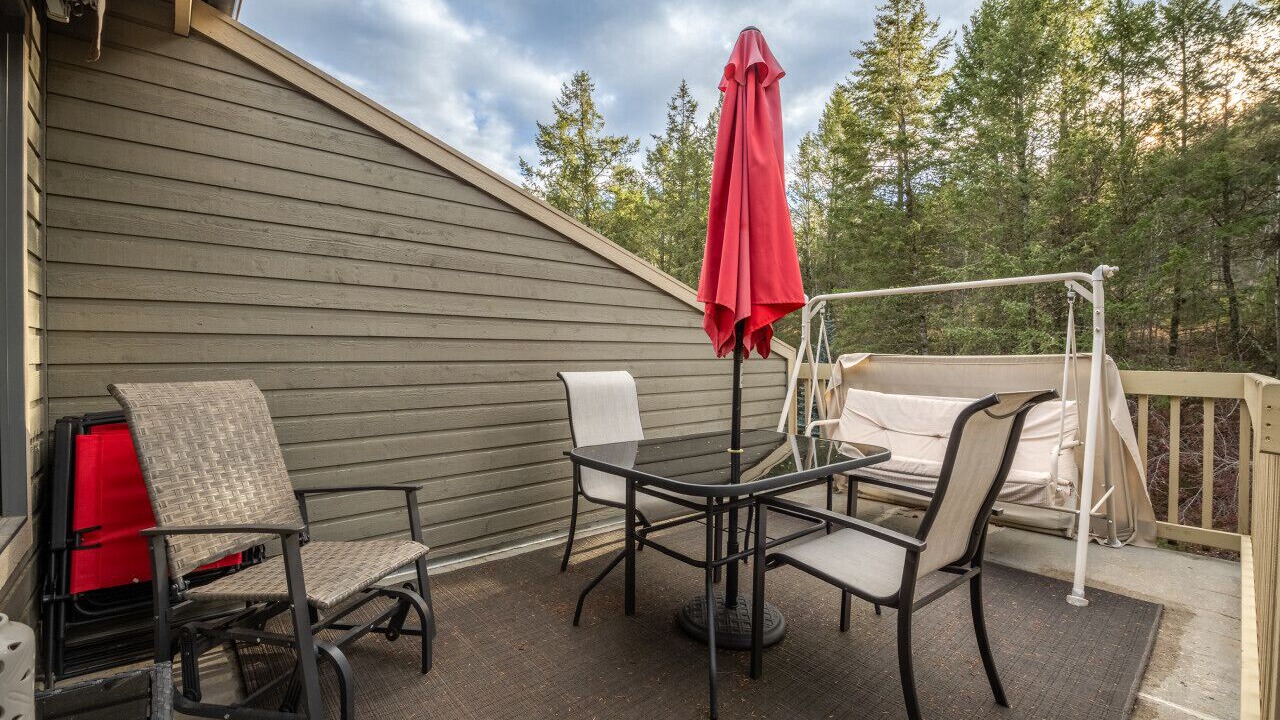 Photo of Patio Balcony in Radium Hot Springs