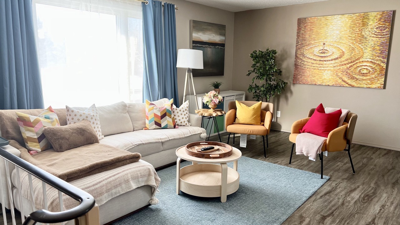 Photo of Livingroom in Southeast Edmonton
