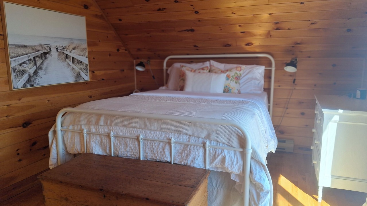 Photo of Bedroom in Brackley Beach