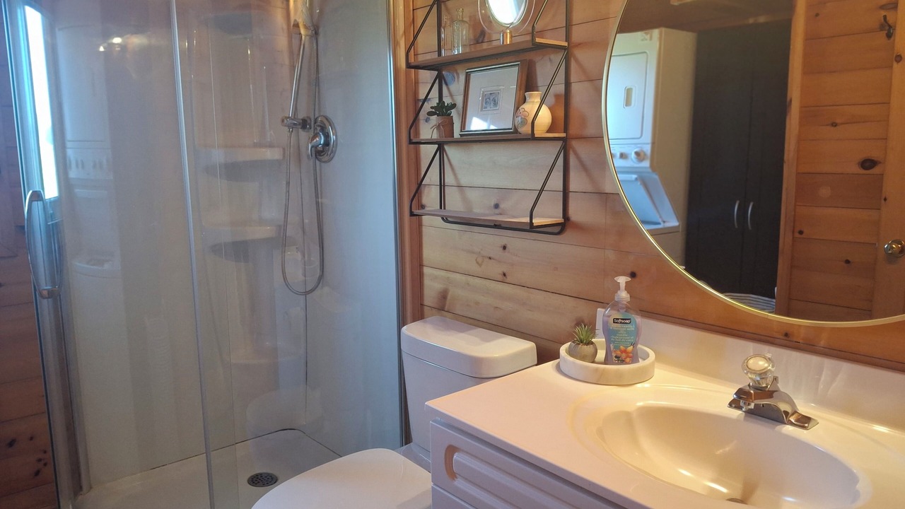 Photo of Bathroom in Brackley Beach