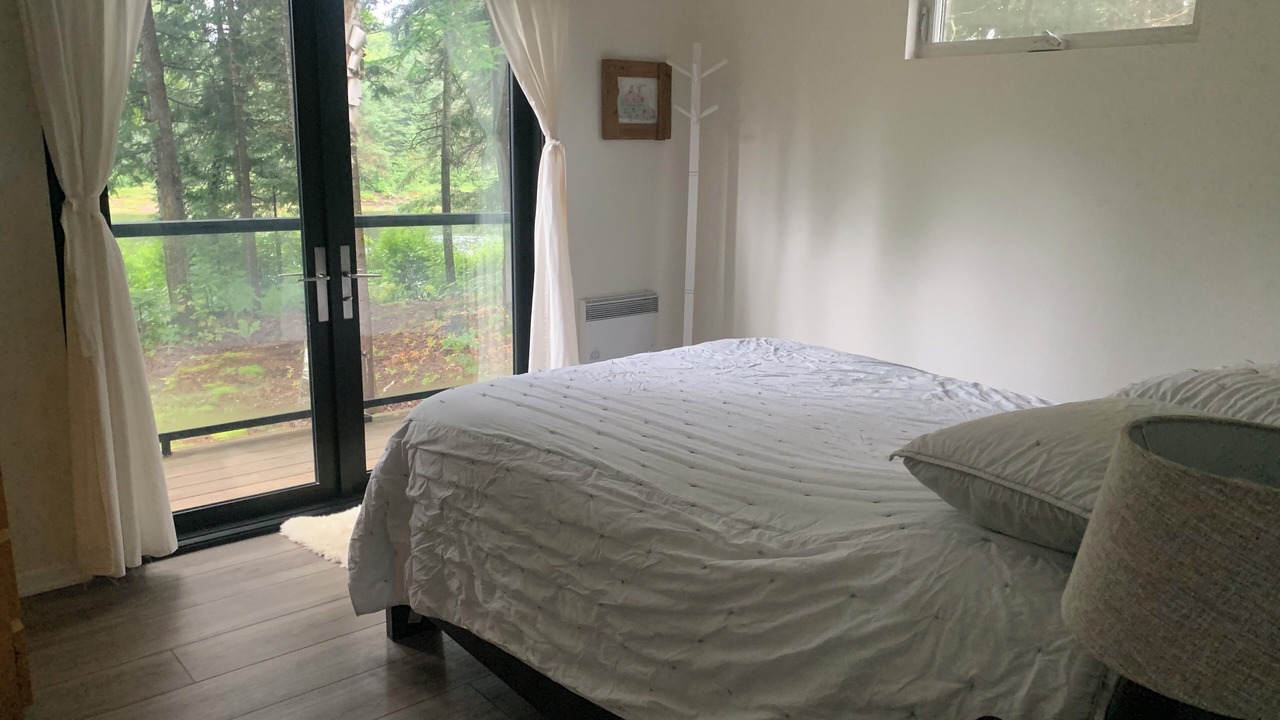 Photo of Bedroom in Bracebridge