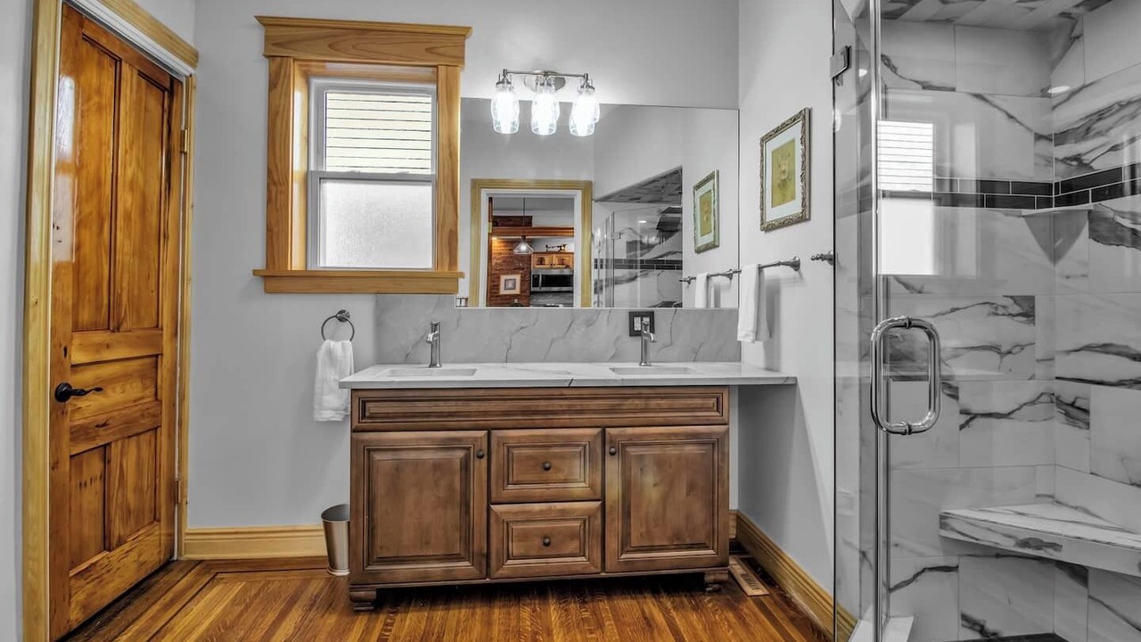 Photo of Bathroom in Front Park