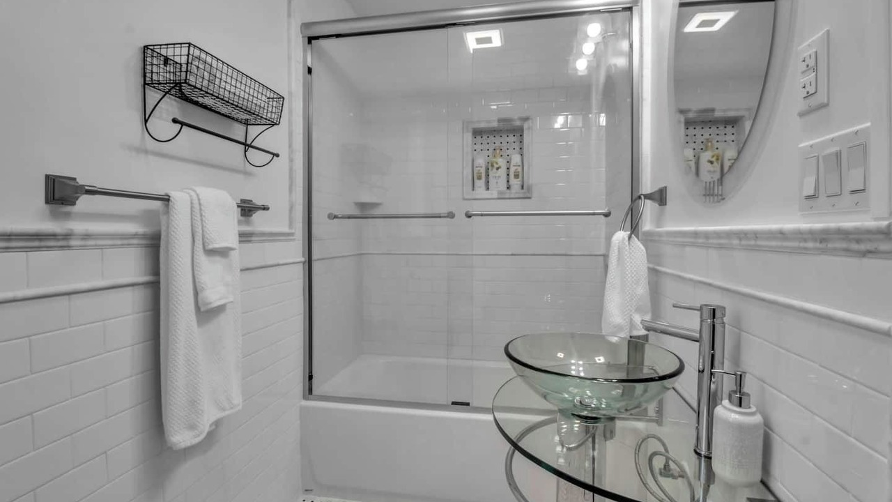 Photo of Bathroom in Front Park