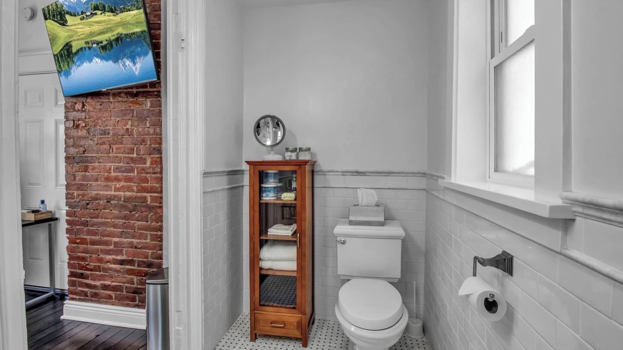 Photo of Bathroom in Front Park
