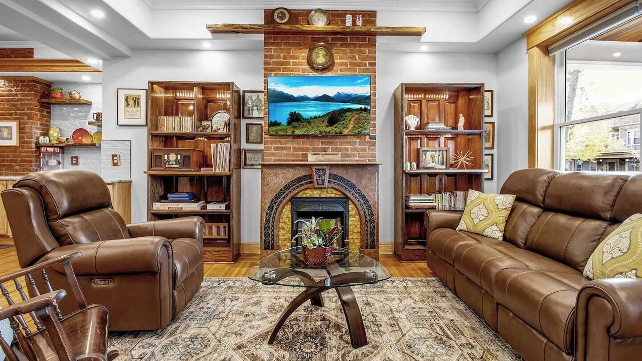 Photo of Bedroom in Front Park