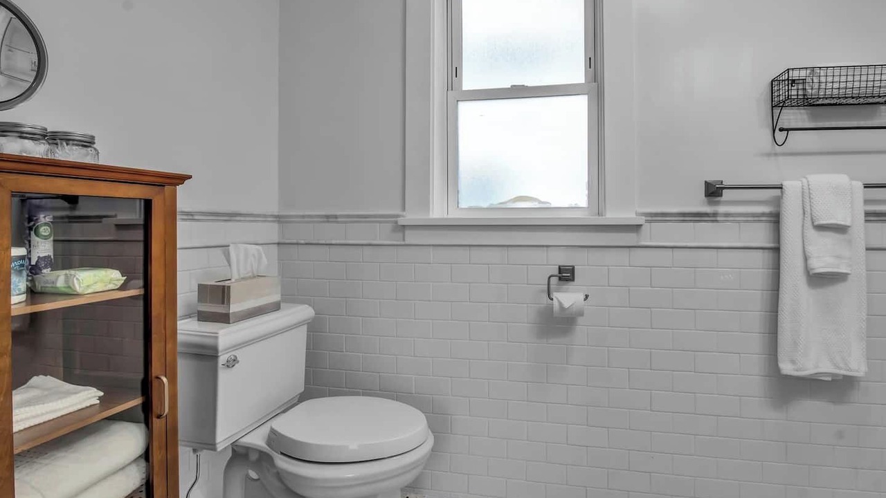 Photo of Bathroom in Front Park