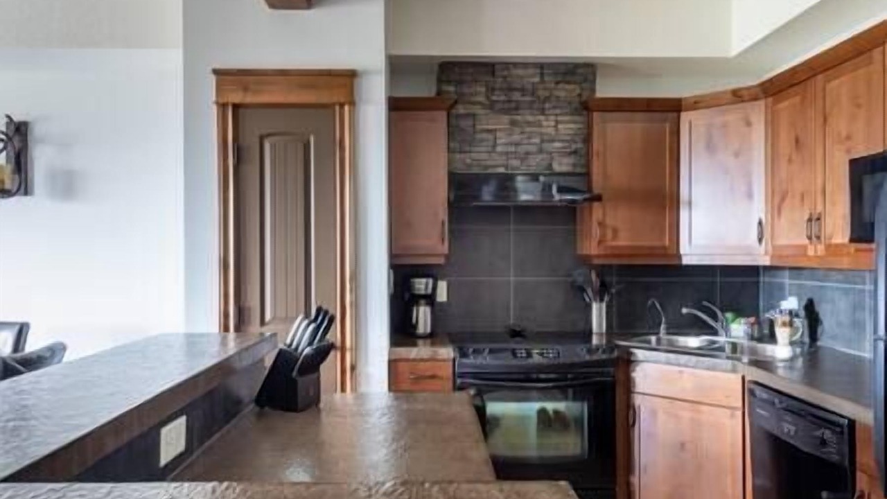Photo of Kitchen in Radium Hot Springs