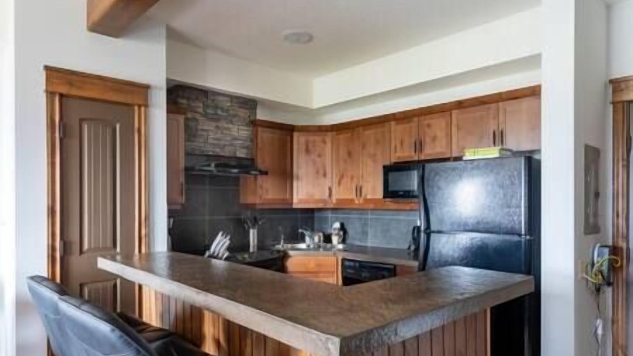 Photo of Kitchen in Radium Hot Springs