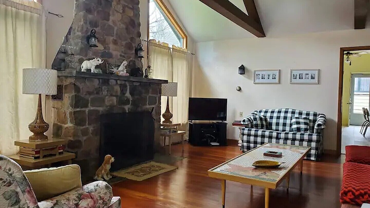 Photo of Livingroom in Honeoye