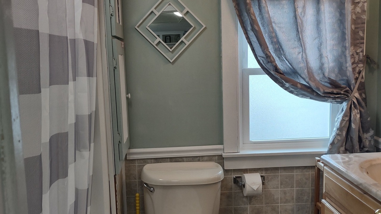 Photo of Bathroom in Conneaut