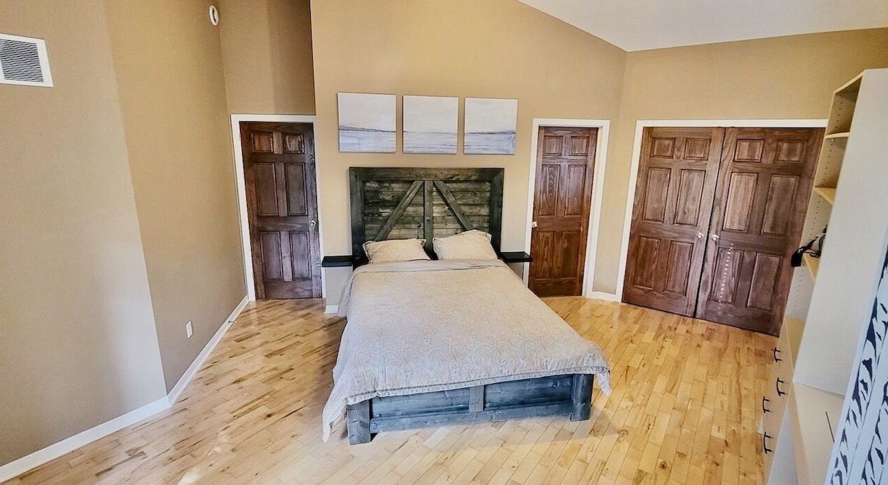 Photo of Bedroom in Irondale