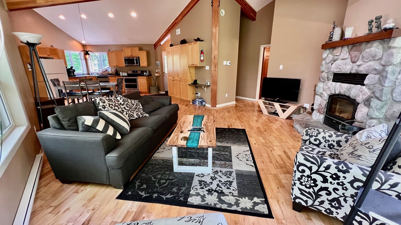 Photo of Livingroom in Irondale