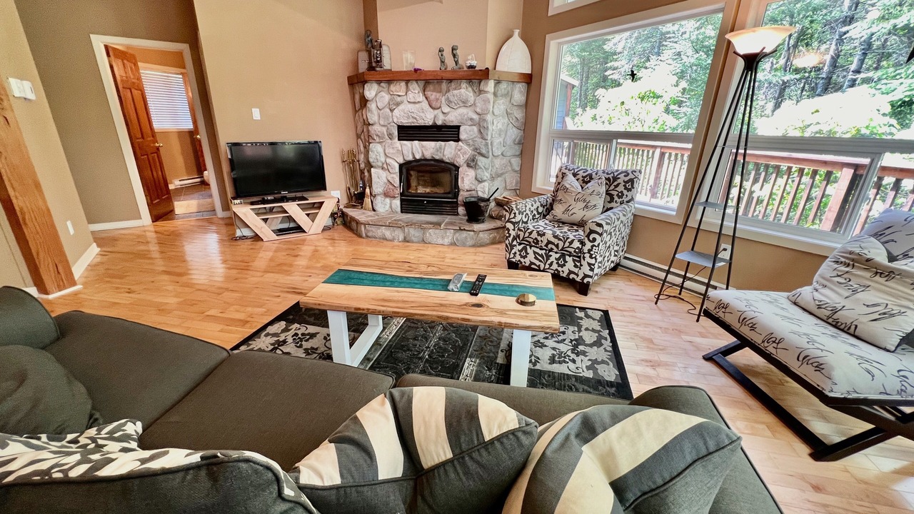 Photo of Livingroom in Irondale
