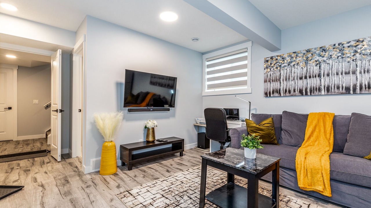 Photo of Livingroom in Airdrie
