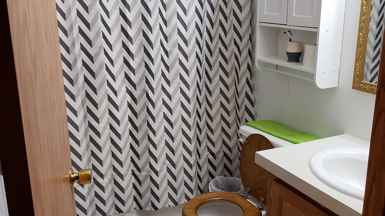 Photo of Bathroom in Oak Harbor