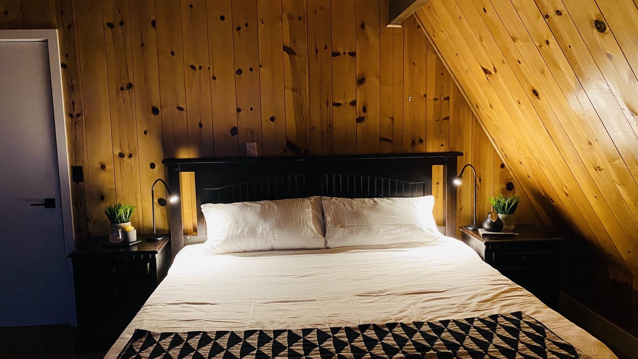 Photo of Bedroom in Pender Island