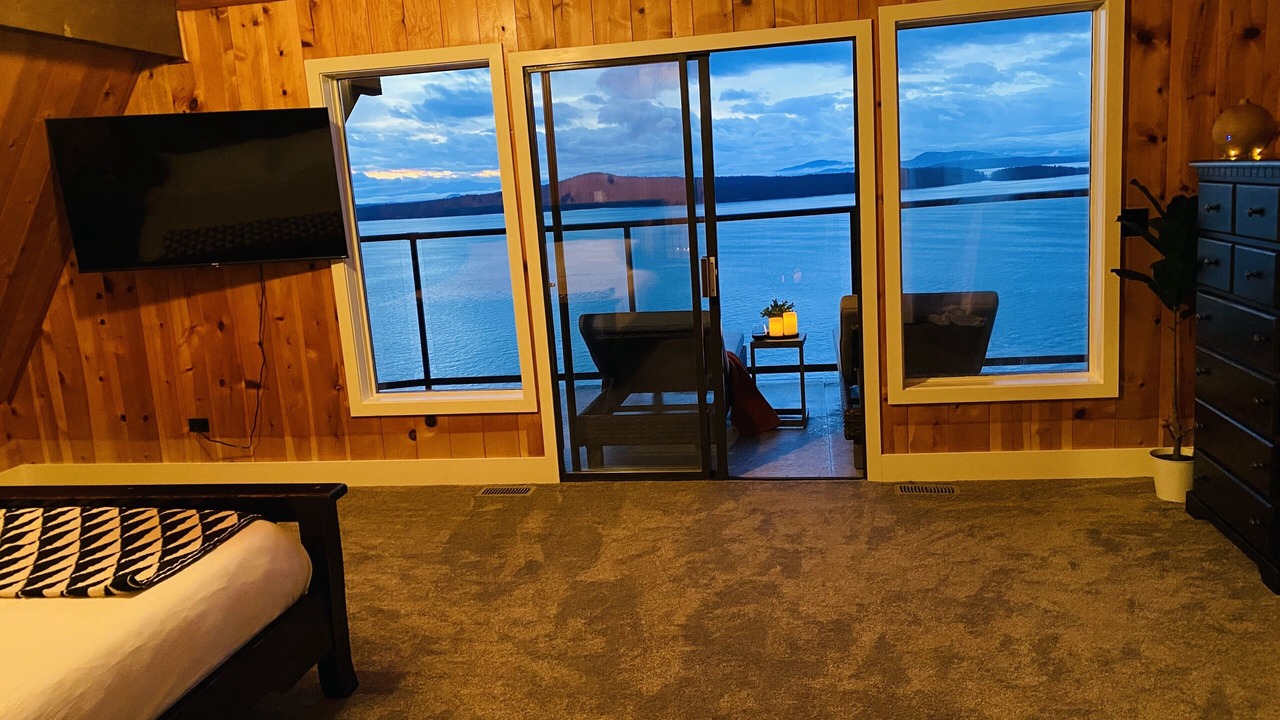 Photo of Bedroom in Pender Island