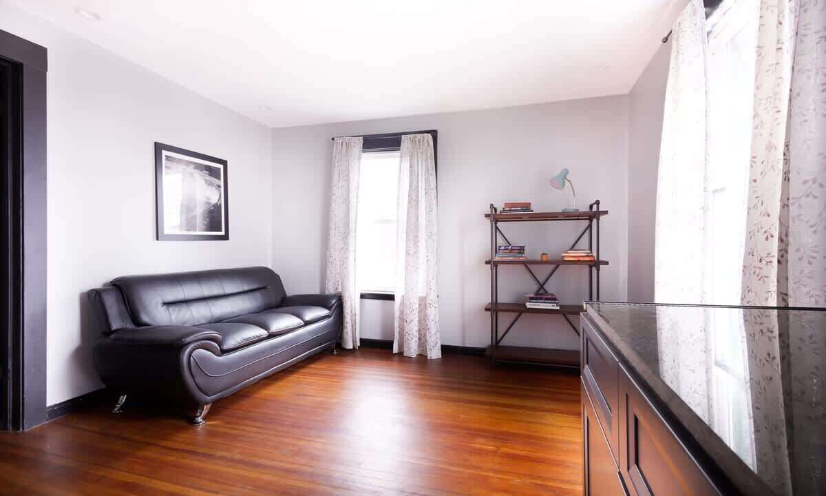 Photo of Livingroom in Niagara Falls