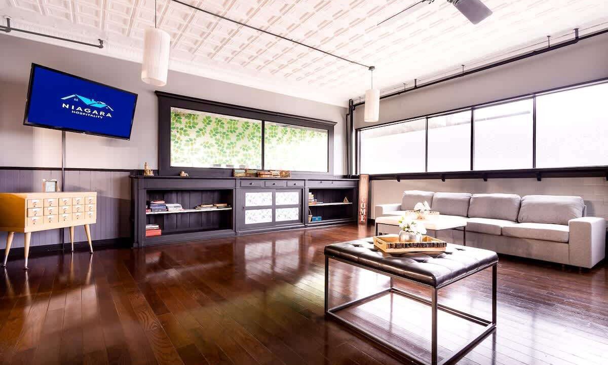 Photo of Livingroom in Niagara Falls