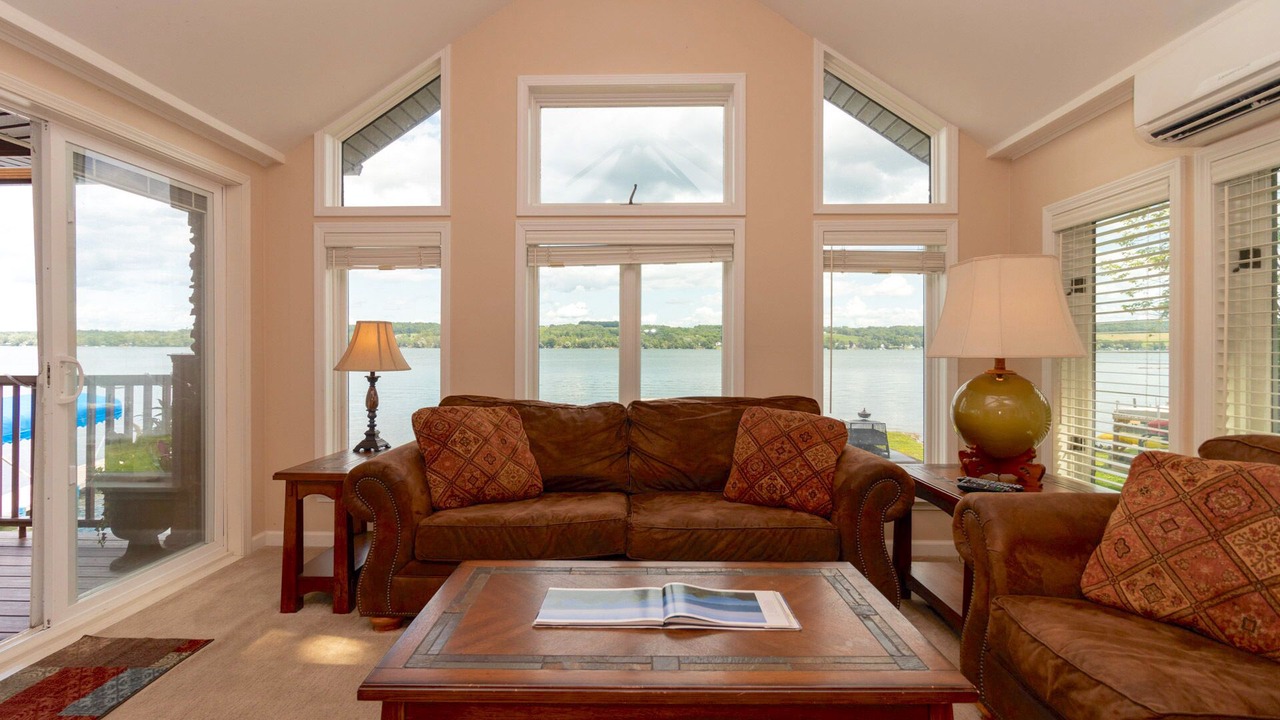 Photo of Livingroom in Penn Yan