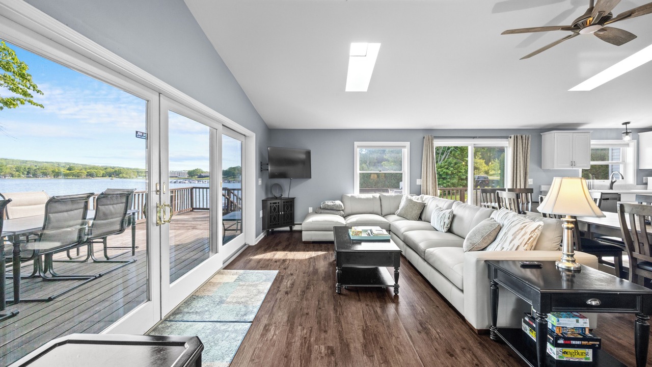Photo of Livingroom in Penn Yan