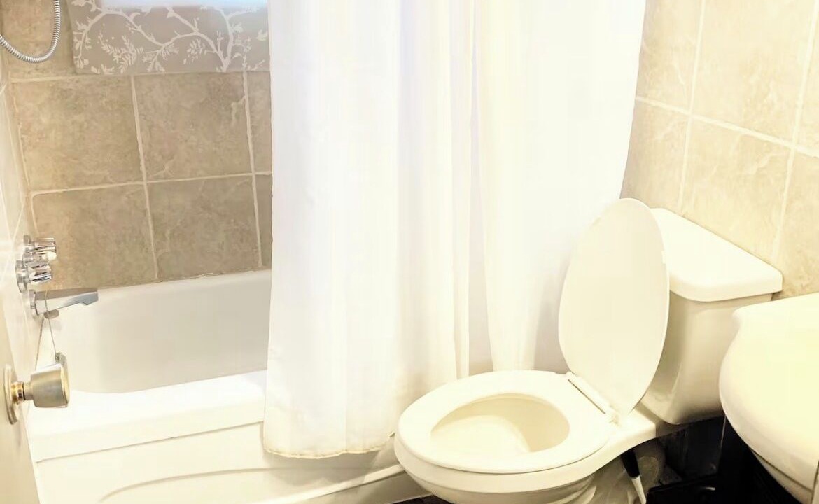 Photo of Bathroom in Arden
