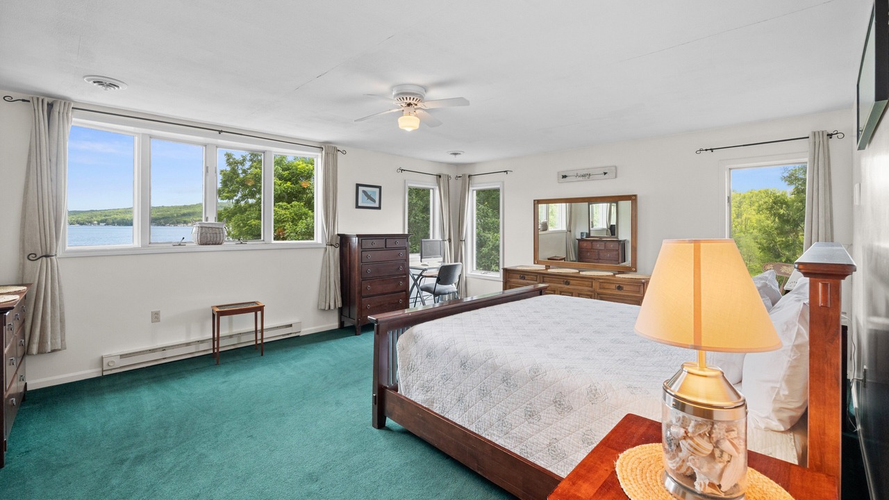 Photo of Bedroom in Conesus