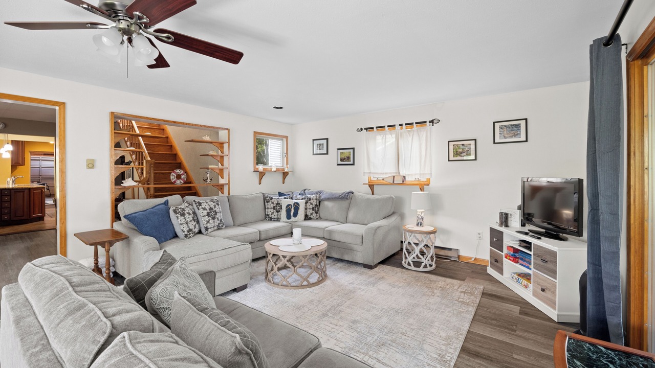 Photo of Livingroom in Conesus