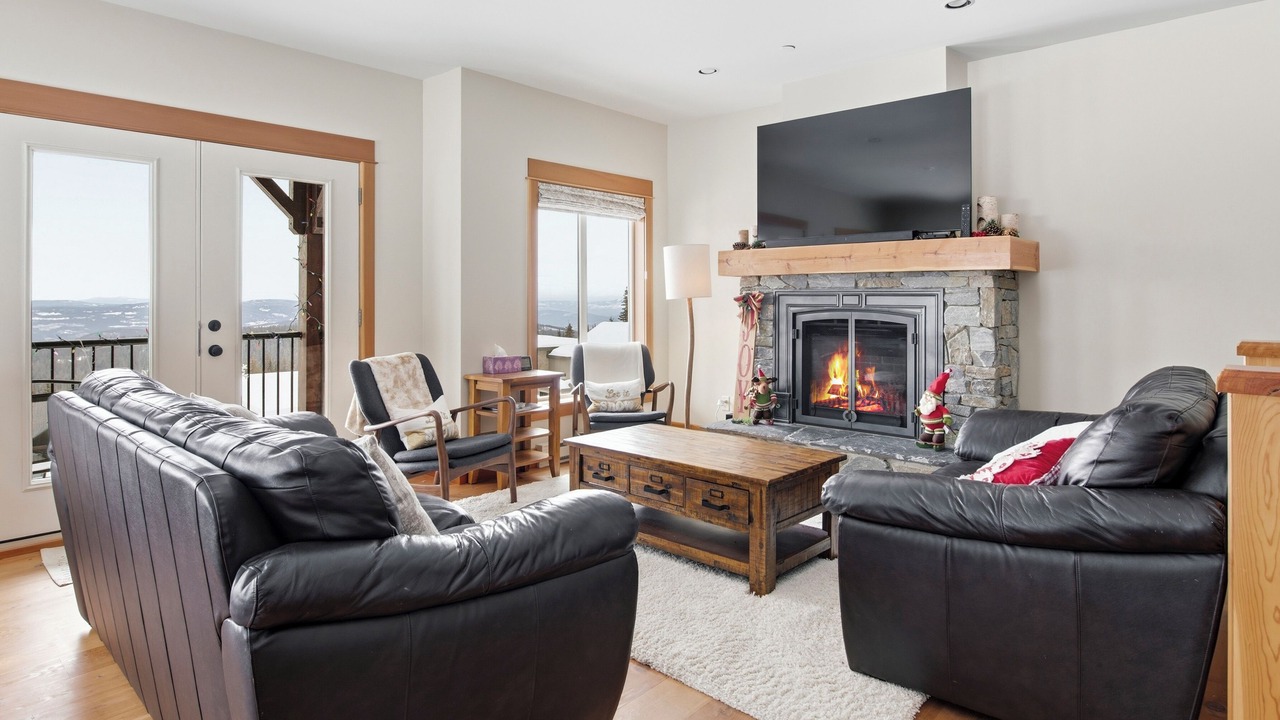 Photo of Livingroom in Silver Star Mountain
