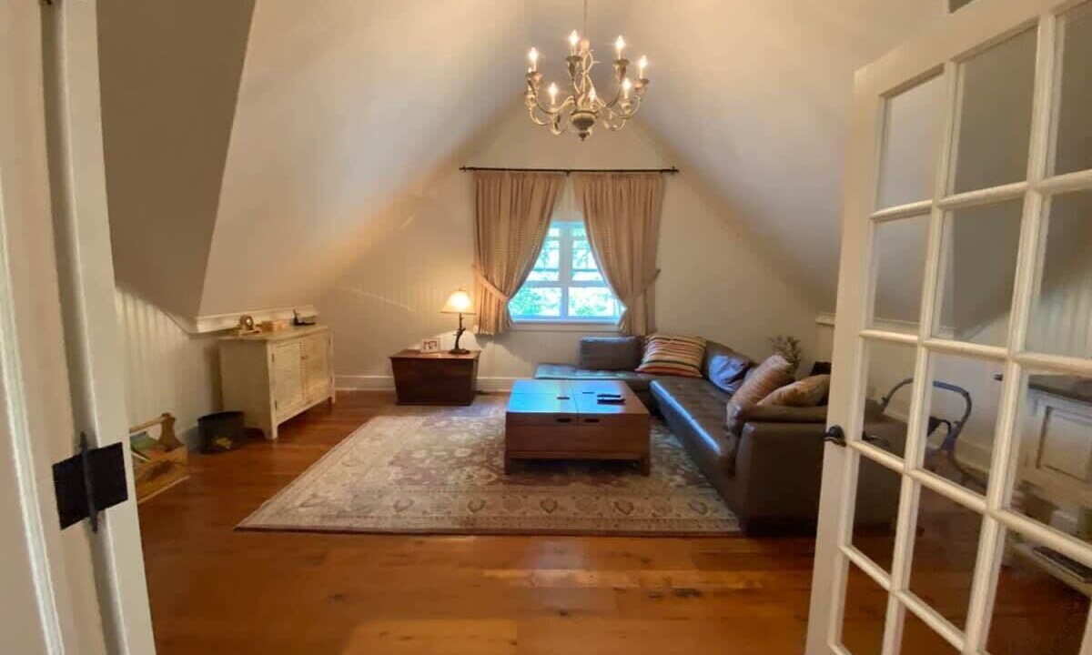 Photo of Bedroom in Crystal Beach