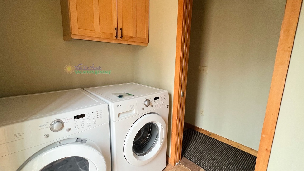 Photo of Bedroom in Maple City