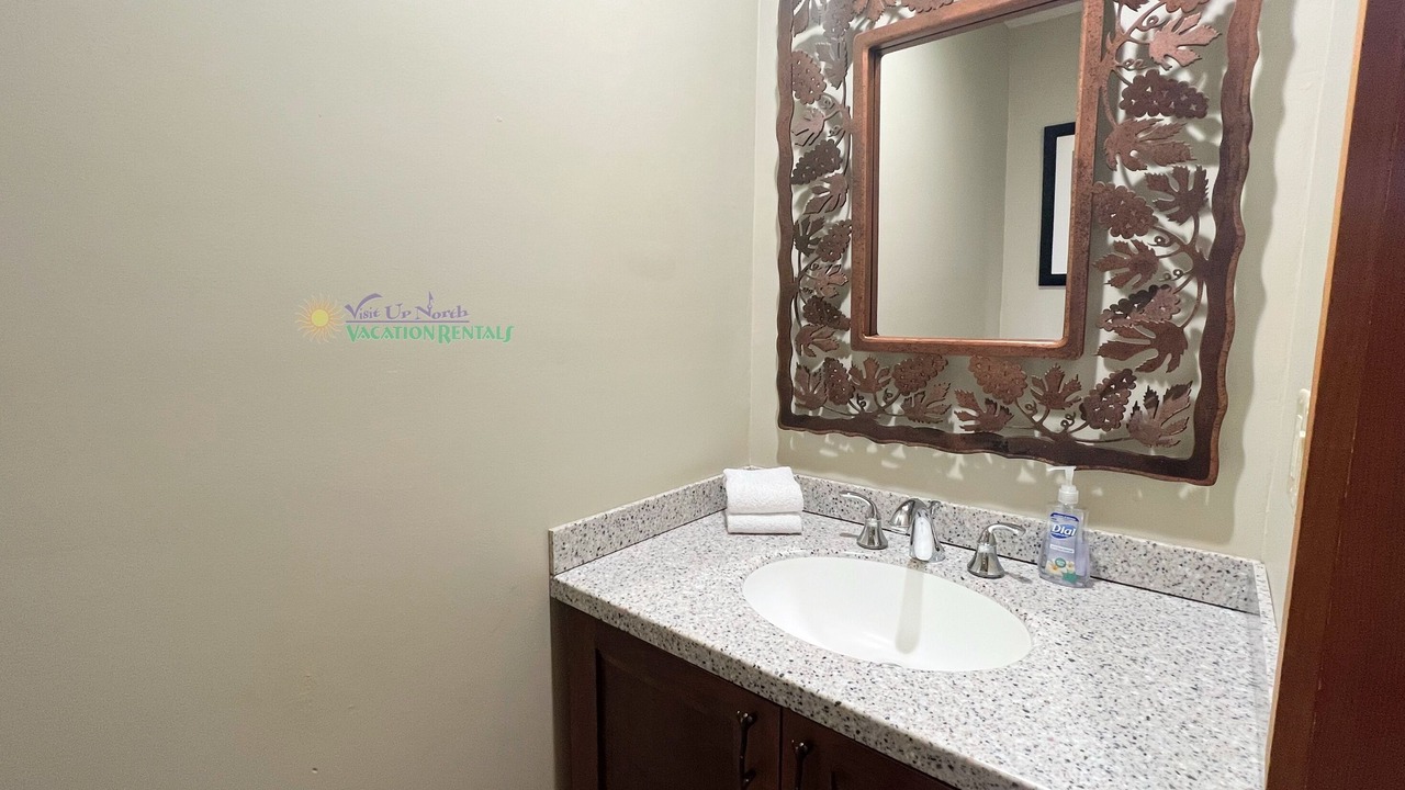 Photo of Bathroom in Maple City