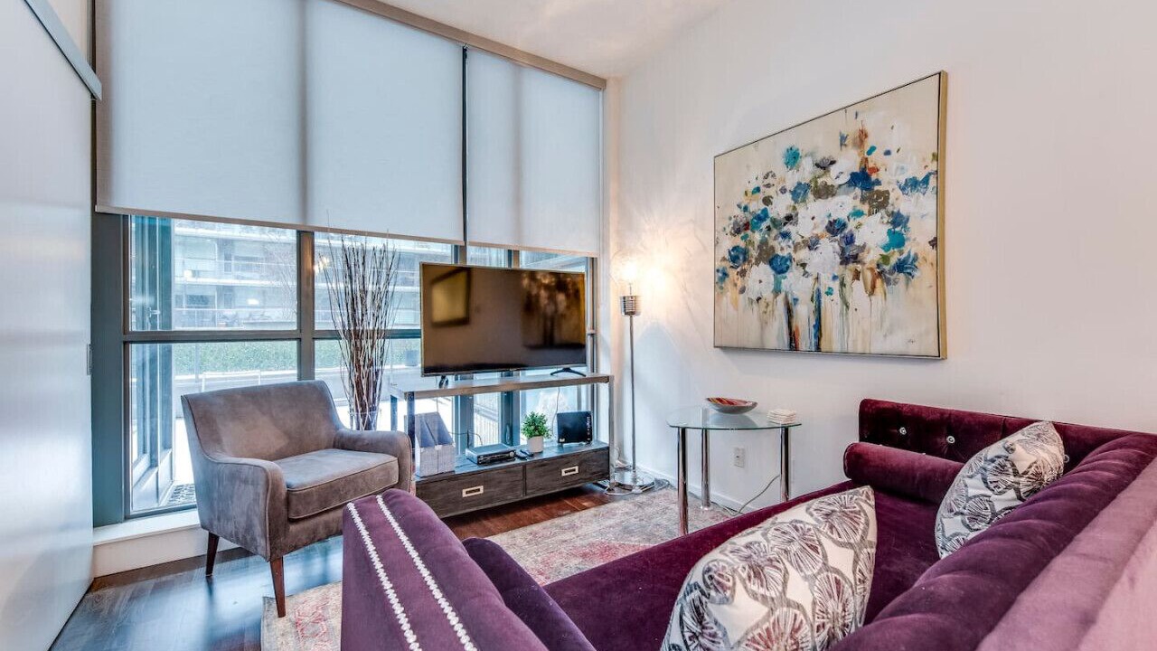 Photo of Livingroom in Toronto Entertainment District