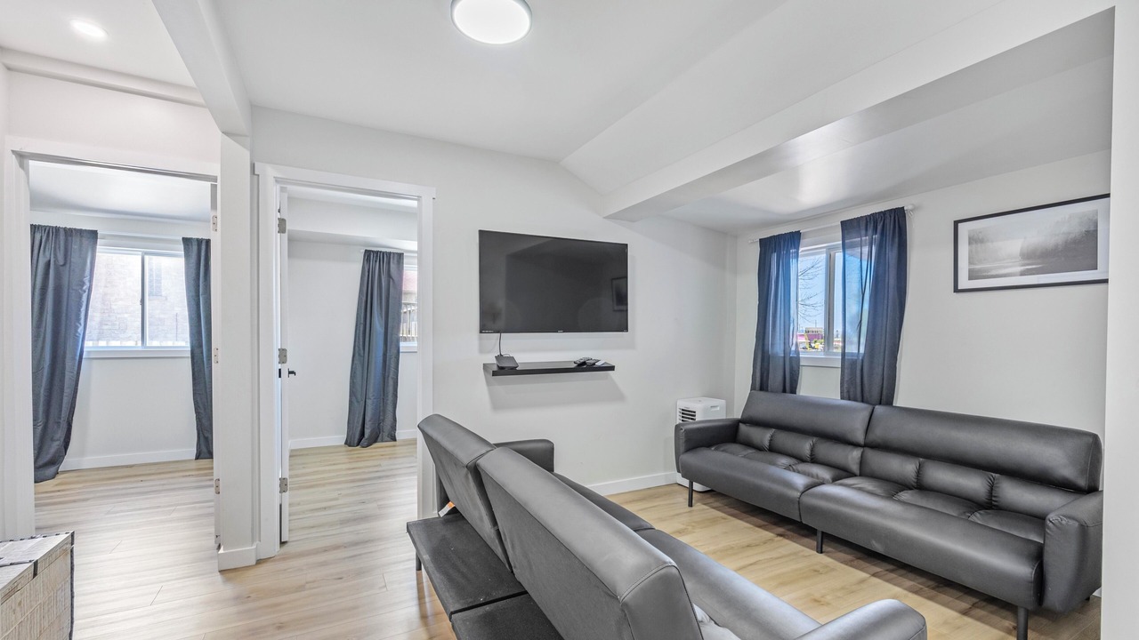 Photo of Livingroom in Wasaga Beach