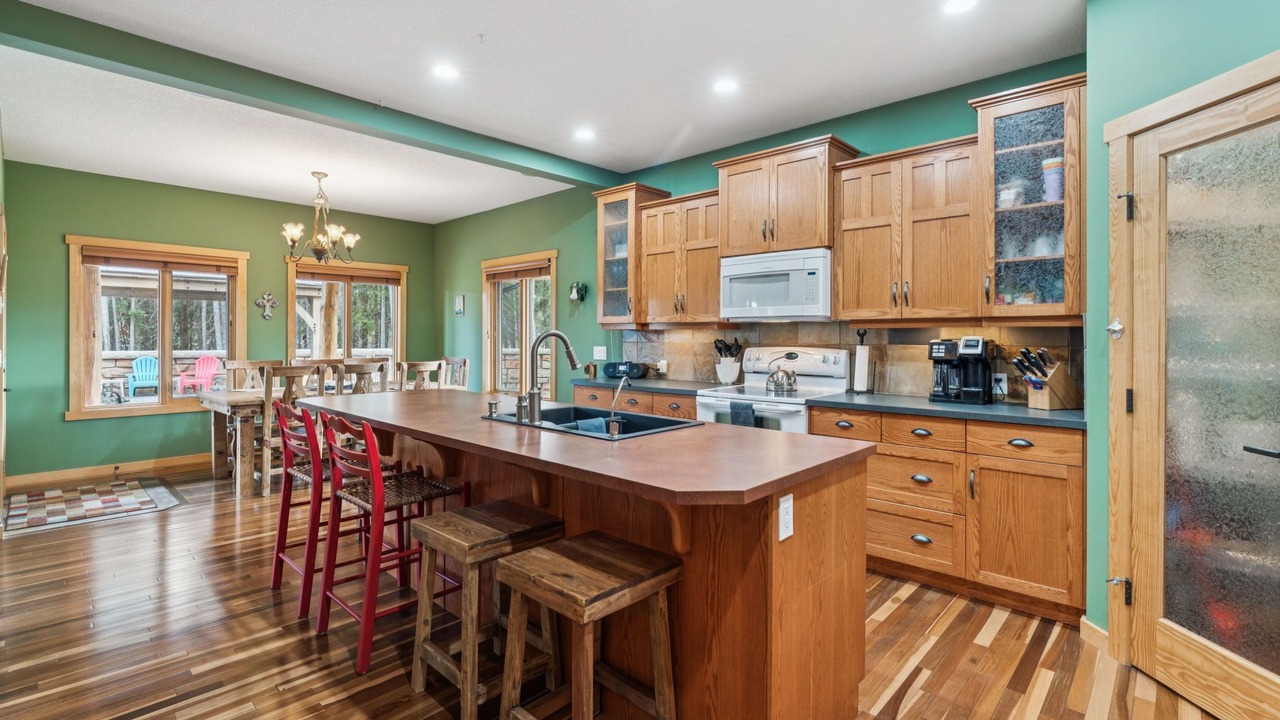 Photo of Kitchen in Bragg Creek