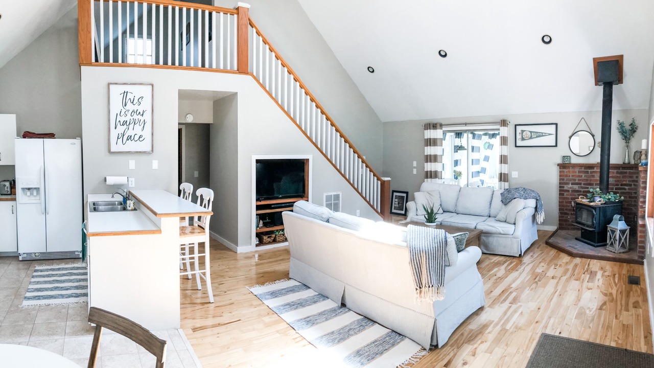 Photo of Livingroom in Kelleys Island