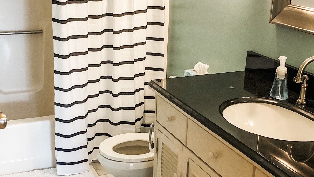 Photo of Bathroom in Kelleys Island