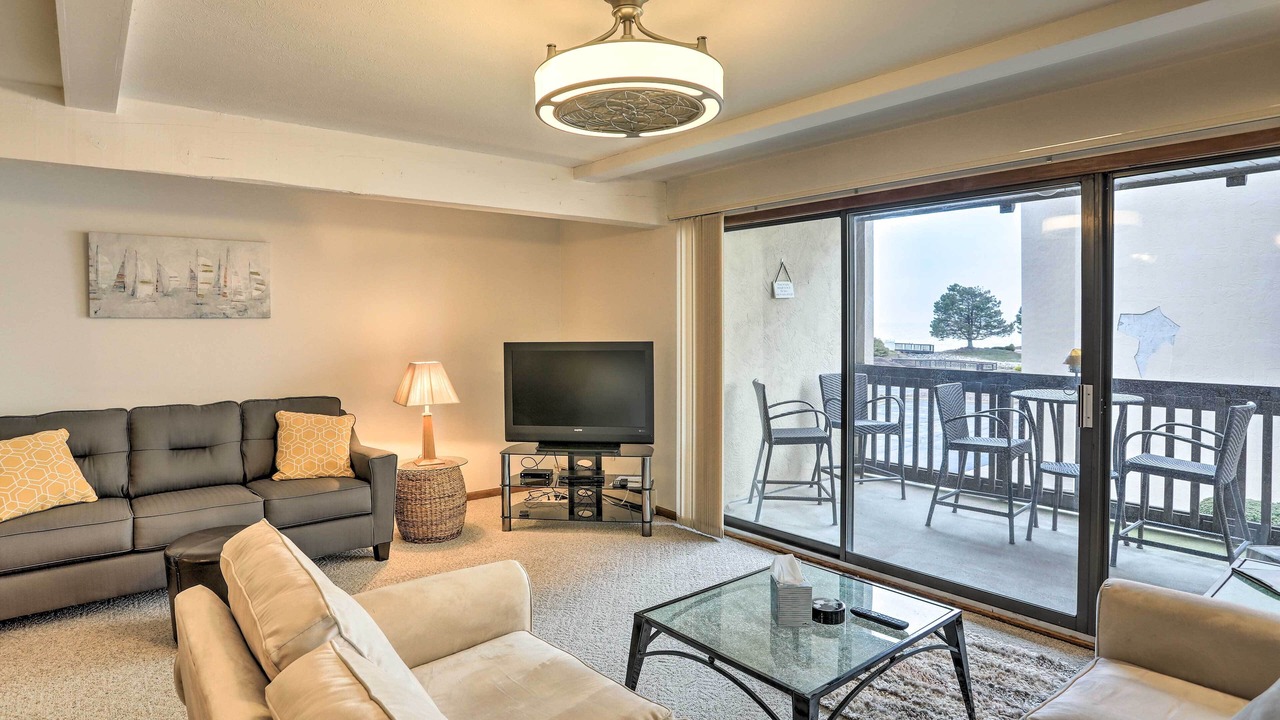 Photo of Livingroom in Port Clinton