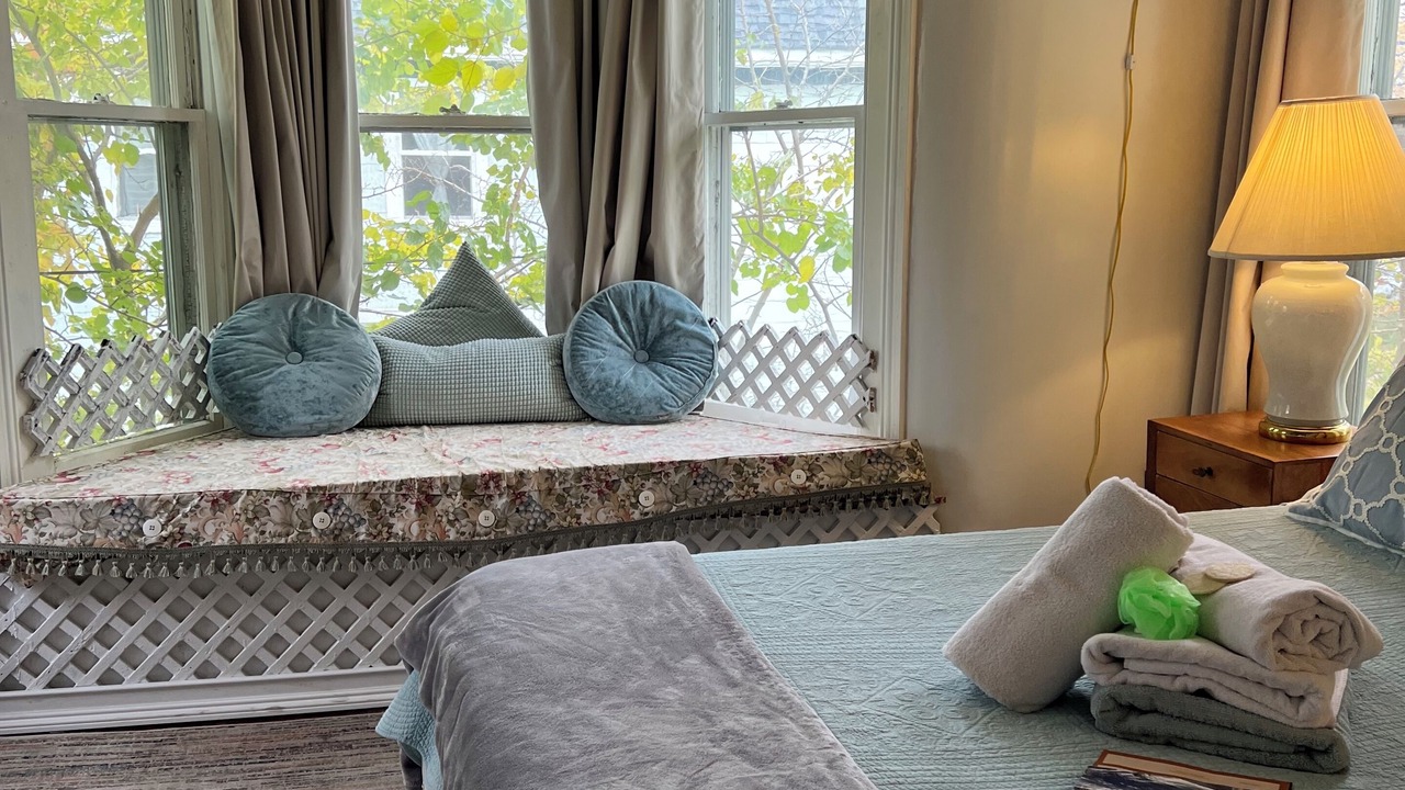 Photo of Bedroom in Downtown Niagara Falls