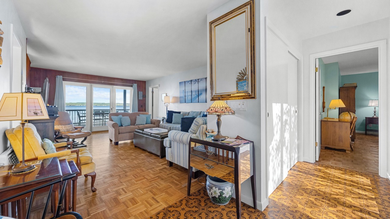 Photo of Livingroom in Town of Varick