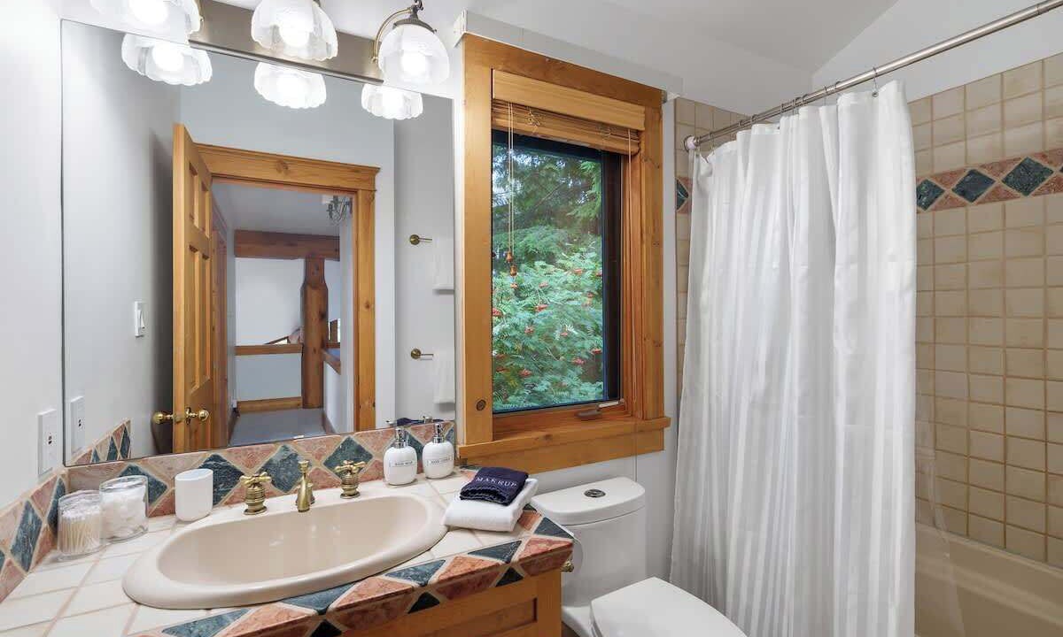 Photo of Bathroom in Blueberry Hill