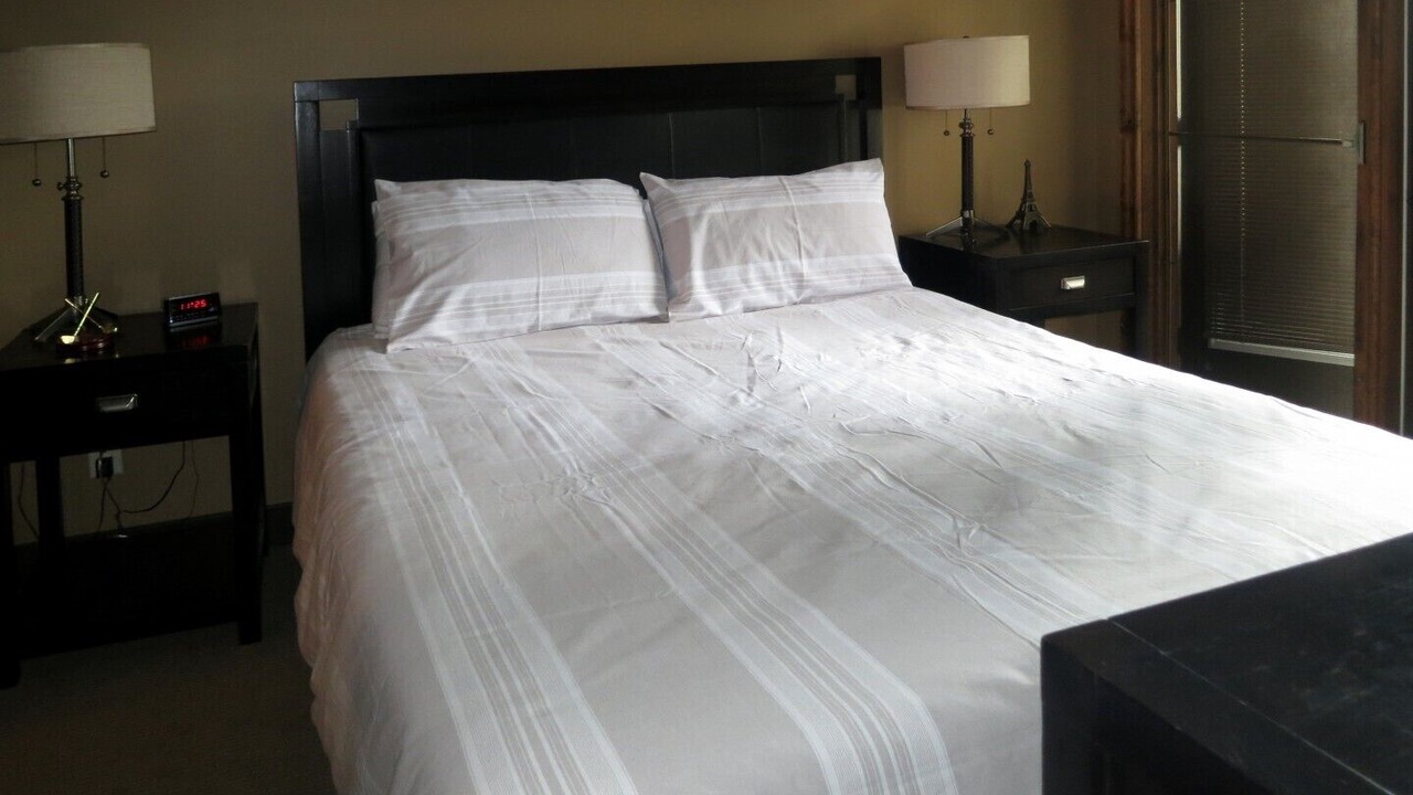 Photo of Bedroom in Radium Hot Springs