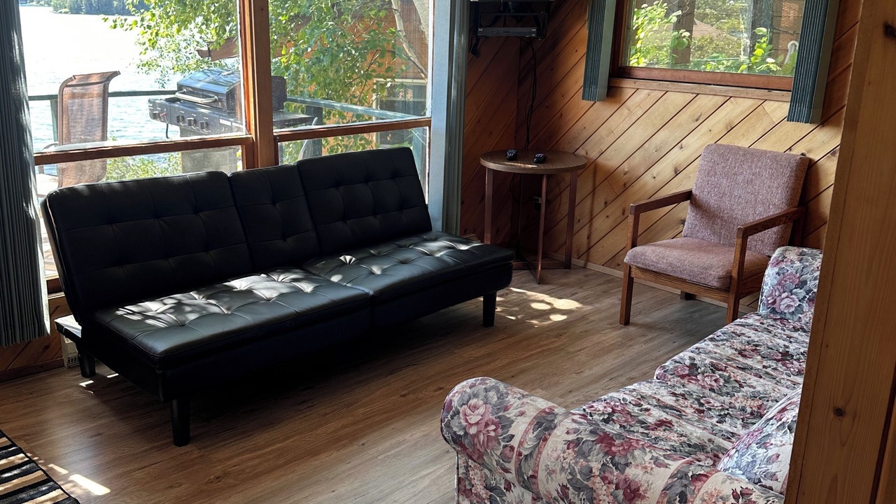 Photo of Livingroom in Kenora