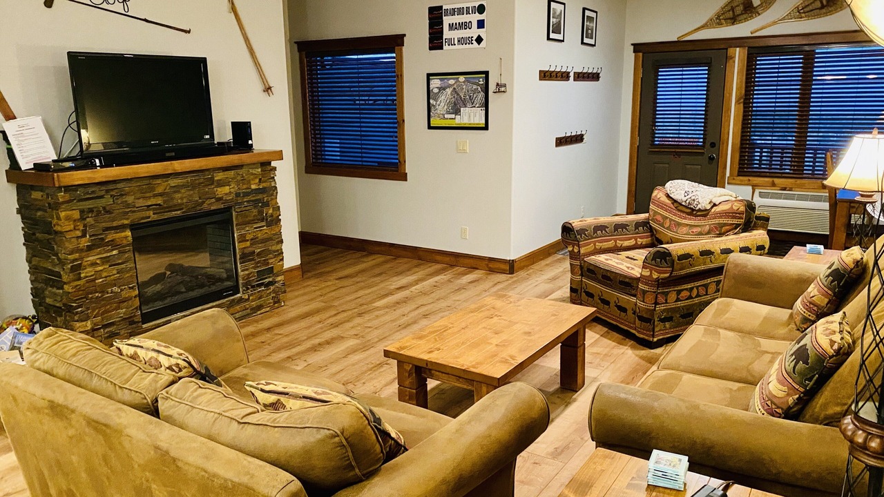 Photo of Livingroom in East Kootenay