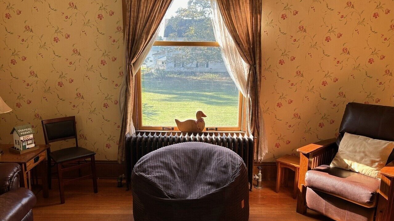 Photo of Livingroom in Great Valley